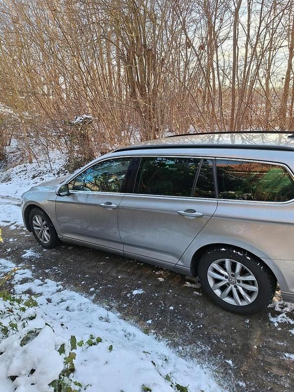Gebraucht VW Passat 150 PS (110 kW) 2017 Silber Kombi