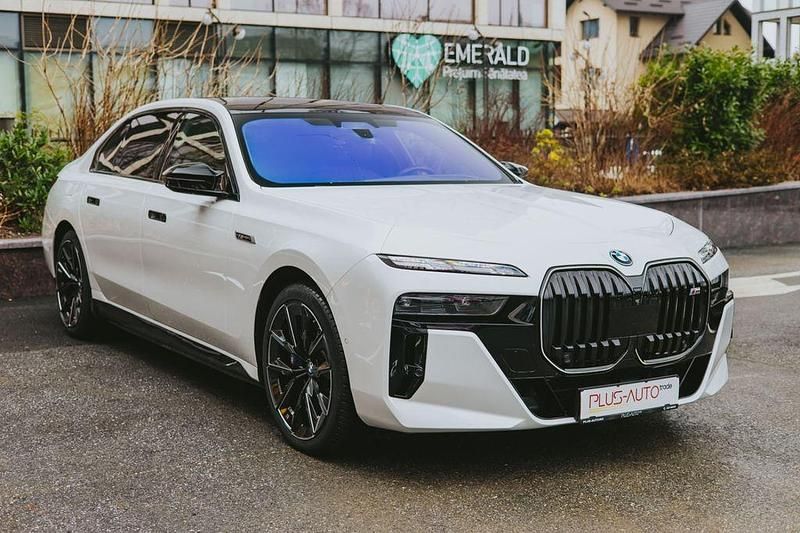 Gebraucht BMW M760e 381 PS (280 kW) 2024 Weiß Limousine