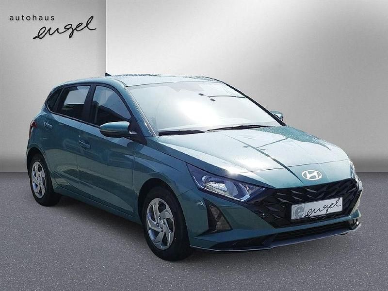 Neu Hyundai i20 Select 101 PS (74 kW) 2025 Grün Kleinwagen