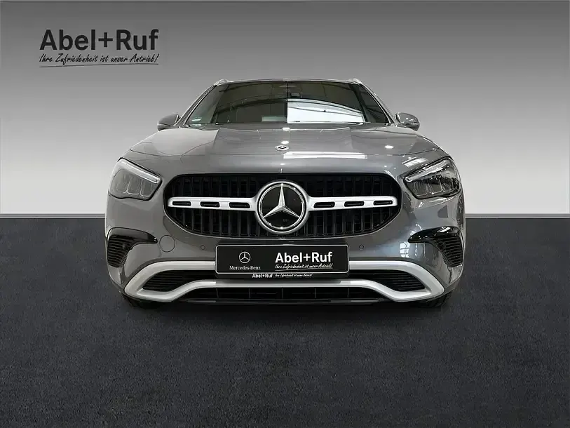 Gebraucht Mercedes GLA200 163 PS (119 kW) 2025 lack mountaingrau SUV