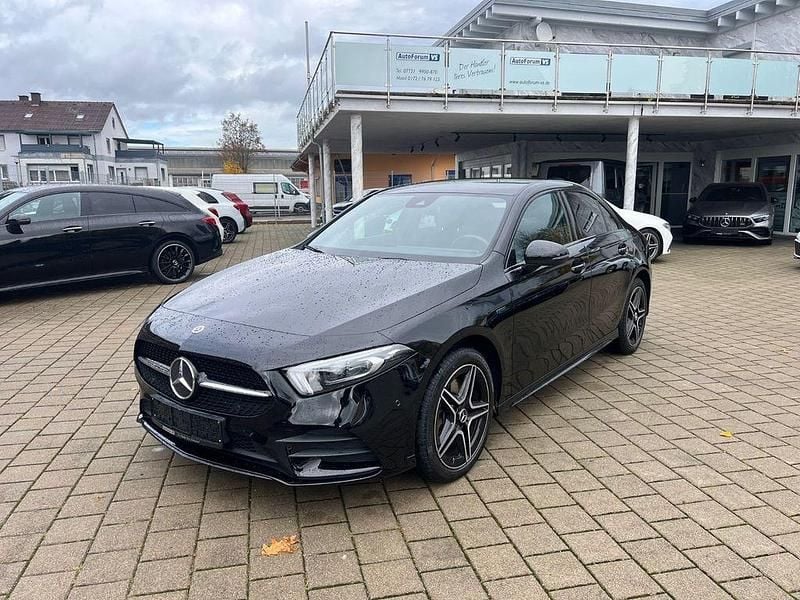Schwarz Gebraucht 2021 Mercedes A250 AMG Limousine | 24.900 € (Guter Preis) - Bild 1/4