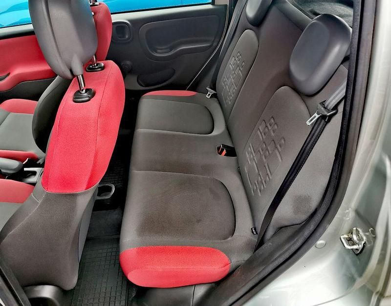 Gebraucht Fiat Panda Easy 69 PS (50 kW) 2015 Silber Limousine