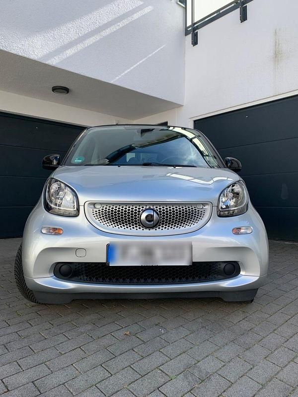 Silber Gebraucht 2019 Smart ForTwo Coupé Coupé | 12.800 € (Guter Preis) - Bild 1/1