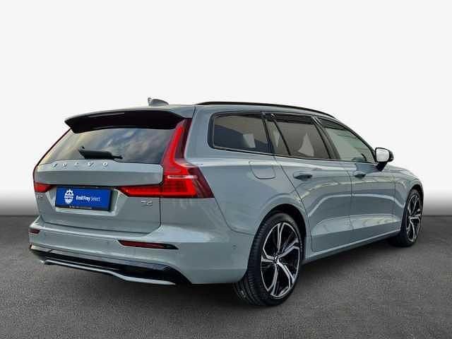 Gebraucht Volvo V60 145 PS (106 kW) 2025 Kombi