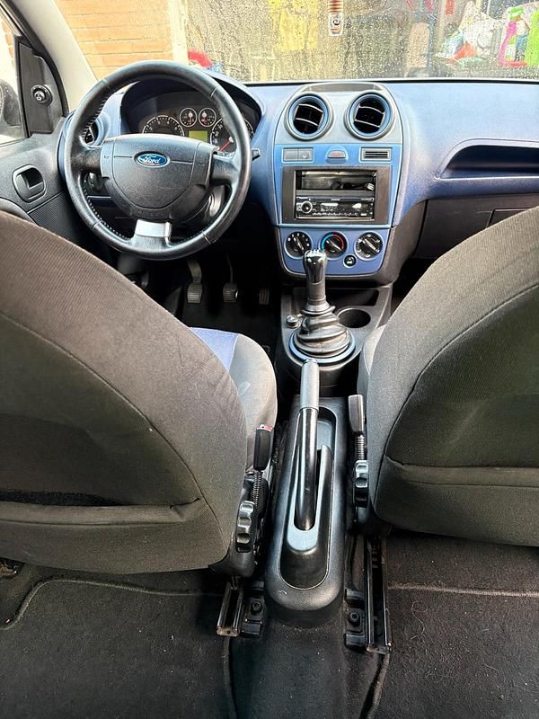 Gebraucht Ford Fiesta 60 PS (44 kW) 2007 Blau Kleinwagen