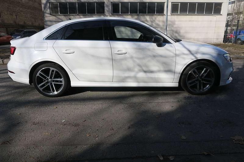 Gebraucht Audi A3 Sport 150 PS (110 kW) 2018 Ibisweiß Limousine