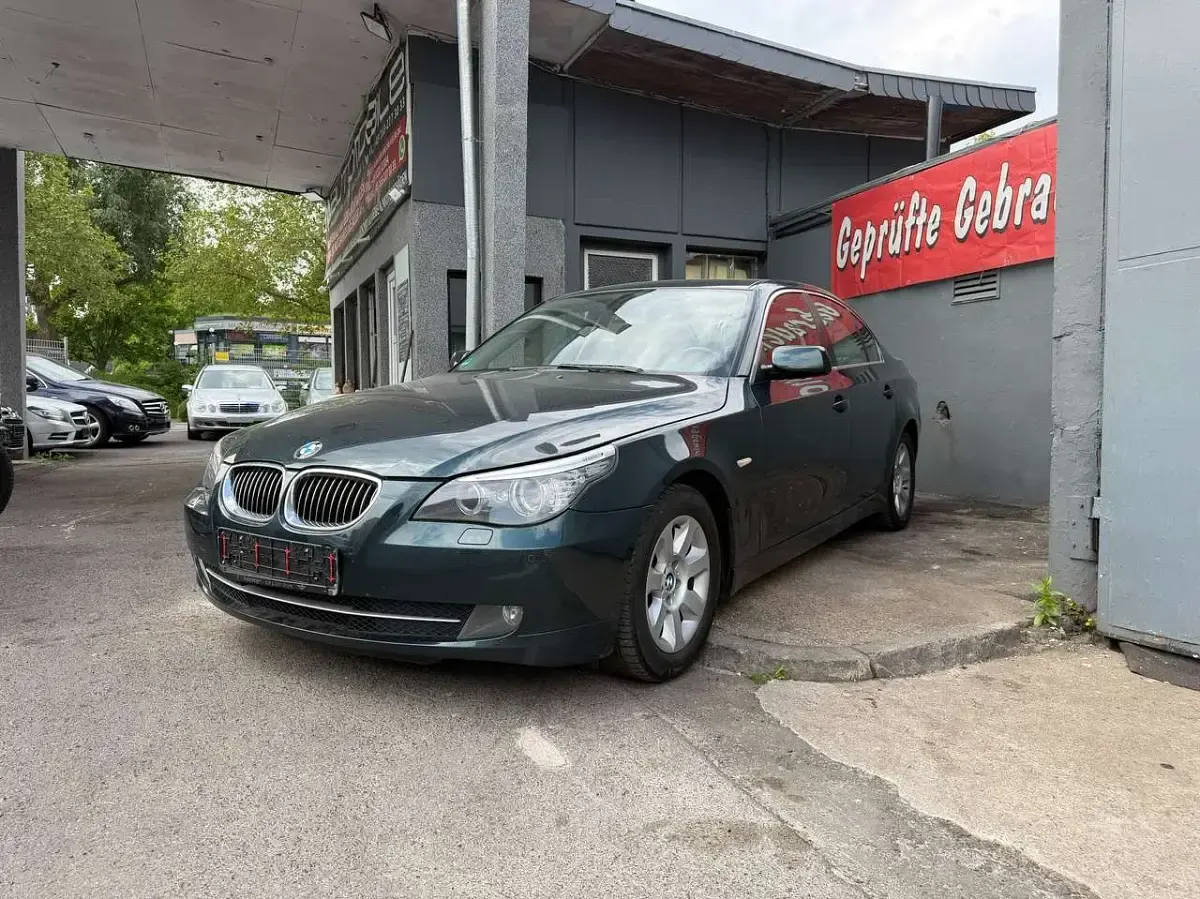 Gebraucht BMW 523 190 PS (139 kW) 2008 Tiefgruen metallic Limousine