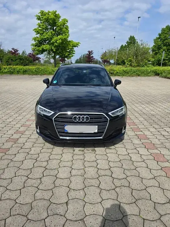 Używany Audi A3 S-Line 150 KM (110 kW) 2019 Czarny Sedan/Limuzyna