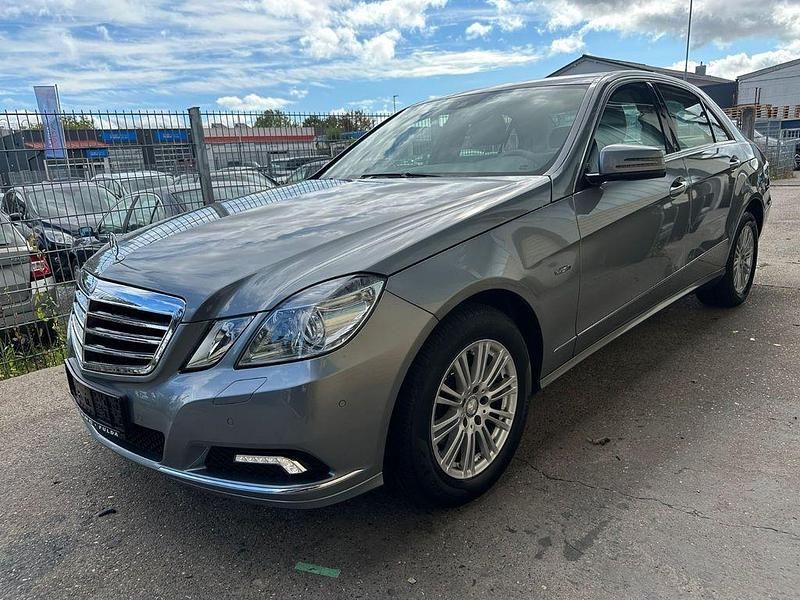 Gebraucht Mercedes E200 184 PS (135 kW) 2010 Silber Limousine