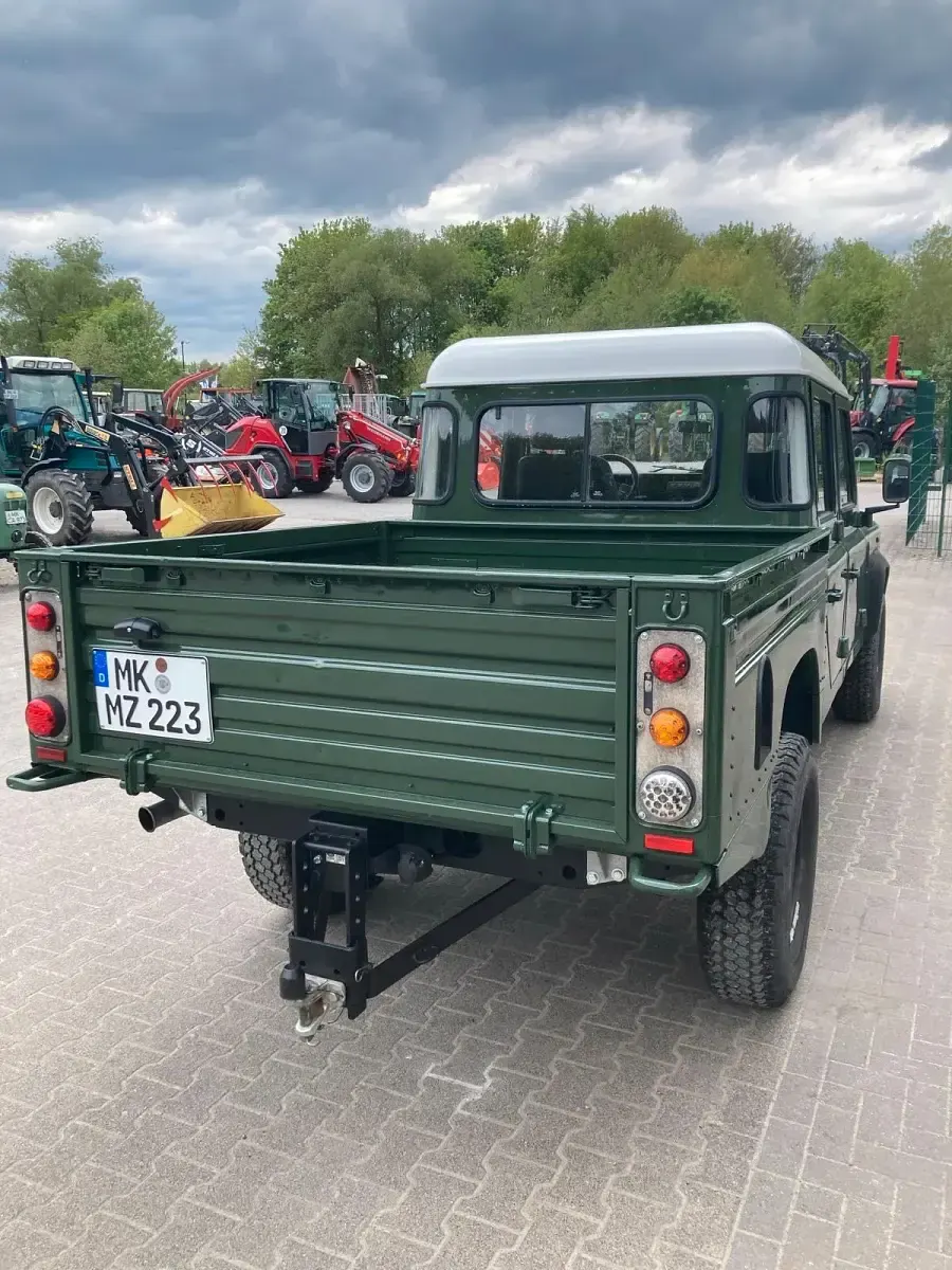 Gebraucht Land Rover Defender 122 PS (89 kW) 2002 Grün Limousine