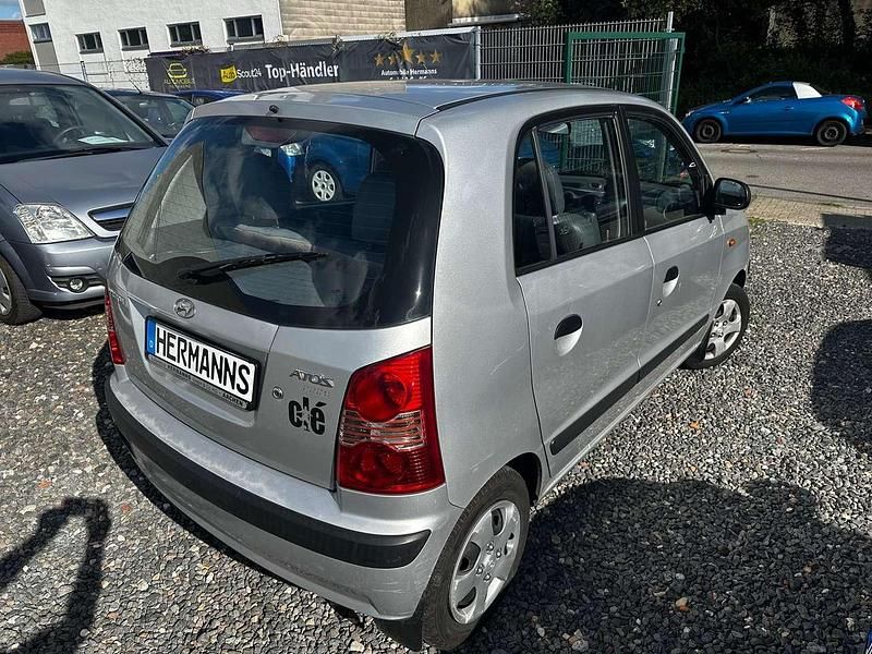 Gebraucht Hyundai Atos 58 PS (42 kW) 2005 Bright silver Kleinwagen