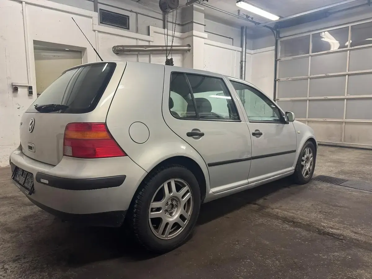 Gebraucht VW Golf IV 75 PS (55 kW) 1999 Silber Kleinwagen