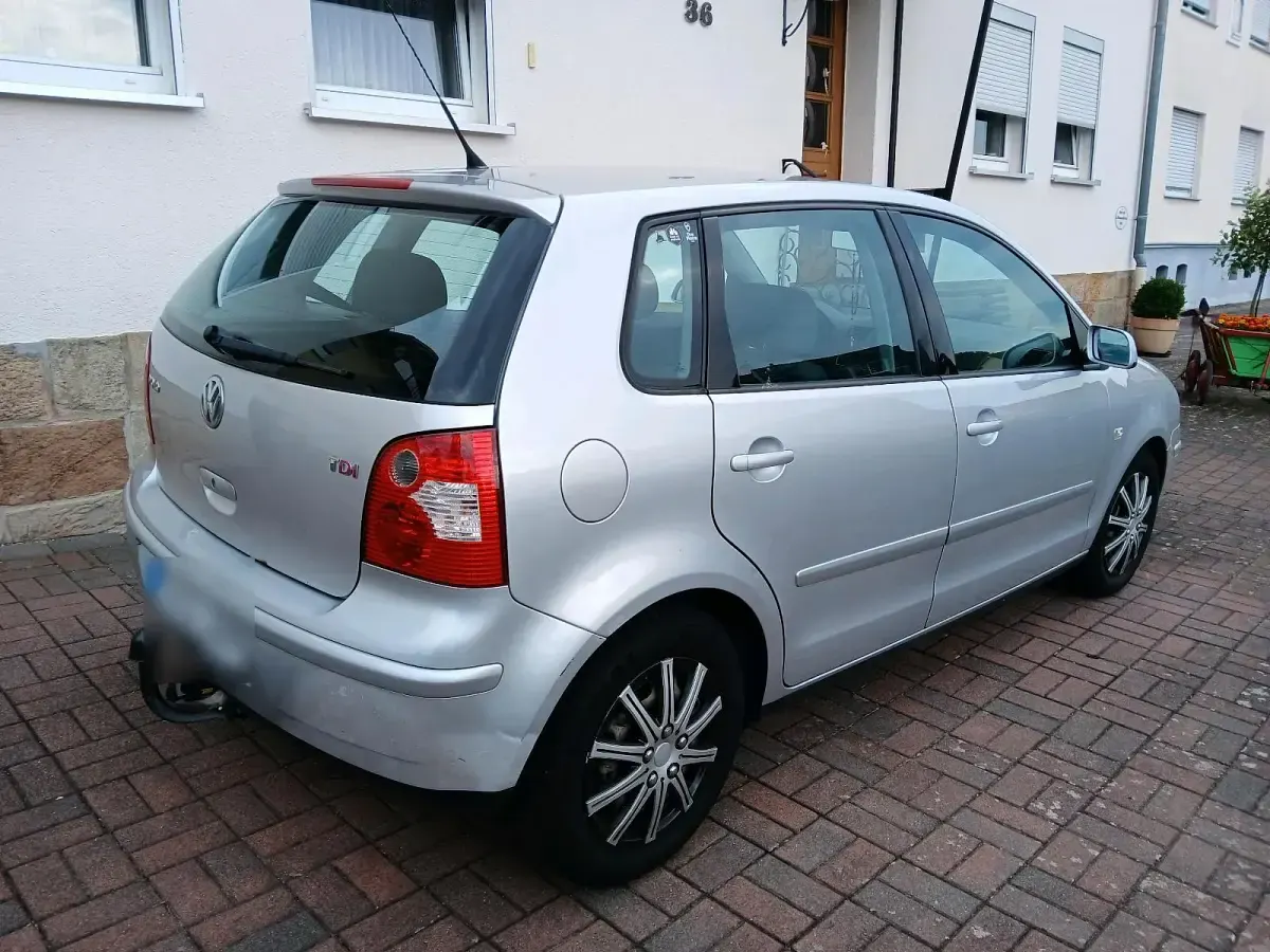 Gebraucht VW Polo Highline 101 PS (74 kW) 2004 Silber Kleinwagen