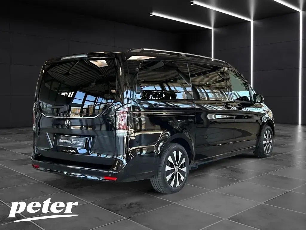 Gebraucht Mercedes V220 Style 163 PS (119 kW) 2025 Schwarz Van / Kleinbus