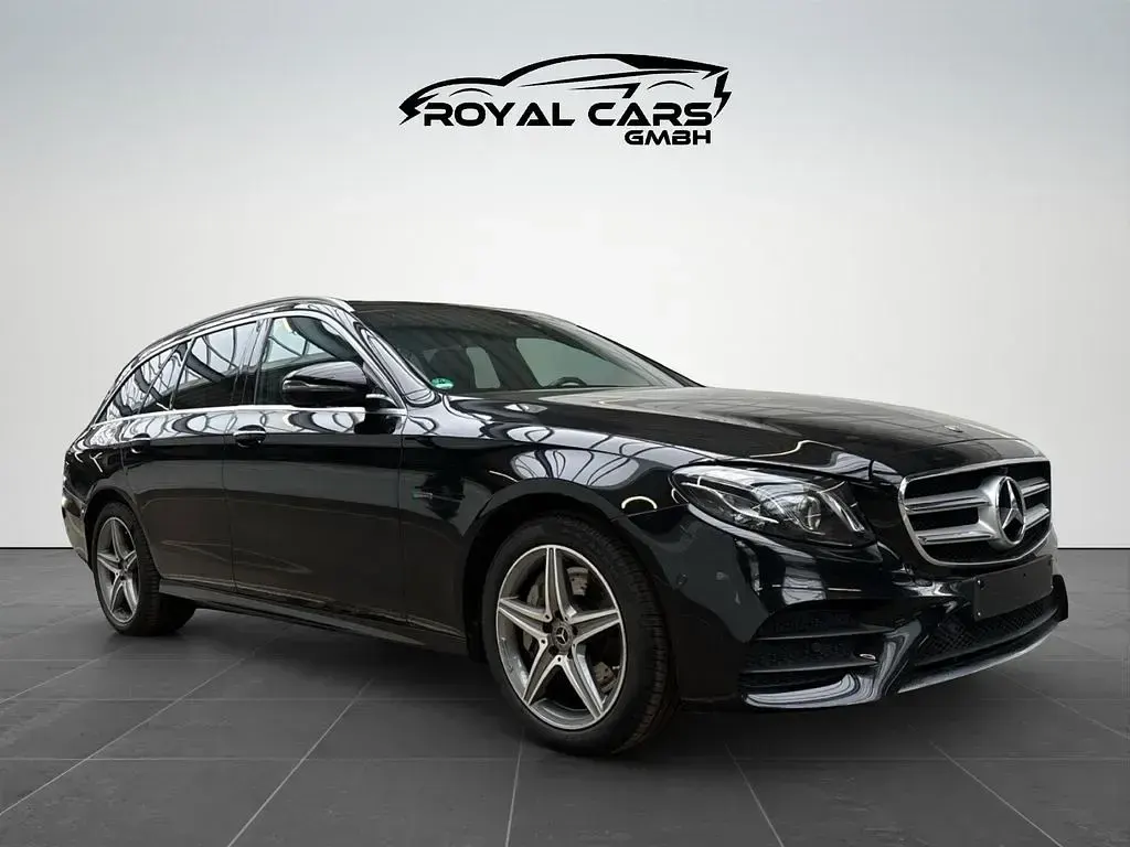 Gebraucht Mercedes E300 AMG line 306 PS (225 kW) 2020 Schwarz Limousine