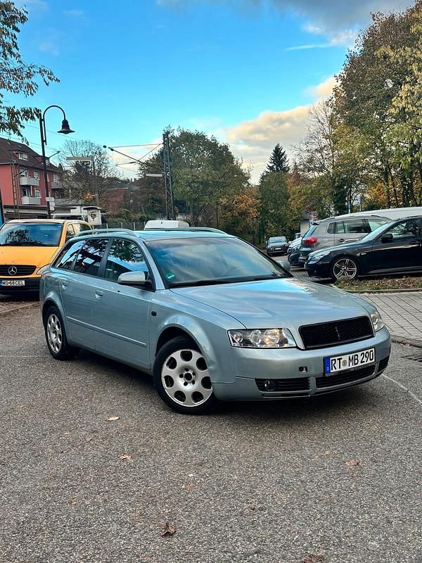 Blau Gebraucht 2004 Audi A4 Kombi | 1.250 € (Superpreis) - Bild 1/4