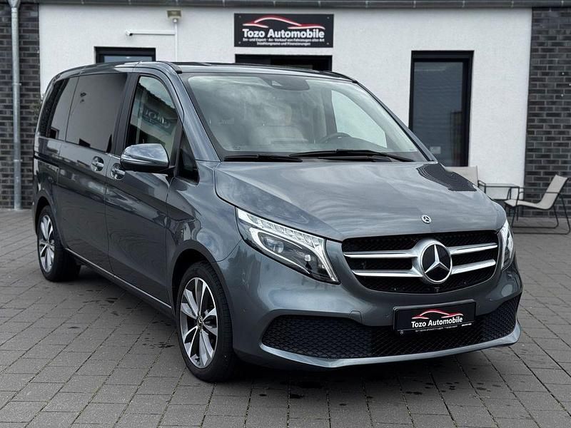 Grau Gebraucht 2020 Mercedes V250 Avantgarde Edition Van / Kleinbus | 42.500 € (Superpreis) - Bild 1/4