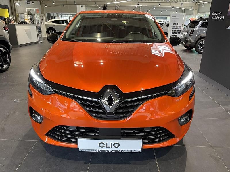 Gebraucht Renault Clio V Zen 91 PS (66 kW) 2022 Orange Limousine
