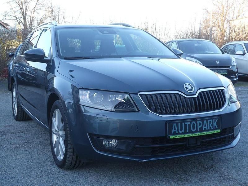 Gebraucht Skoda Octavia Elegance 140 PS (102 kW) 2015 Grau Kleinwagen