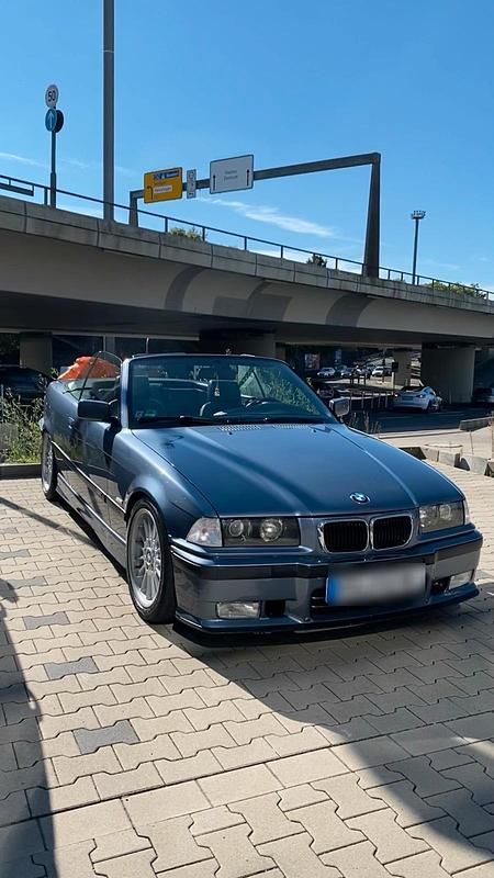 Blau Gebraucht 2000 BMW 318 Cabriolet M Sport Cabrio | 11.000 € (Teuer) - Bild 1/3