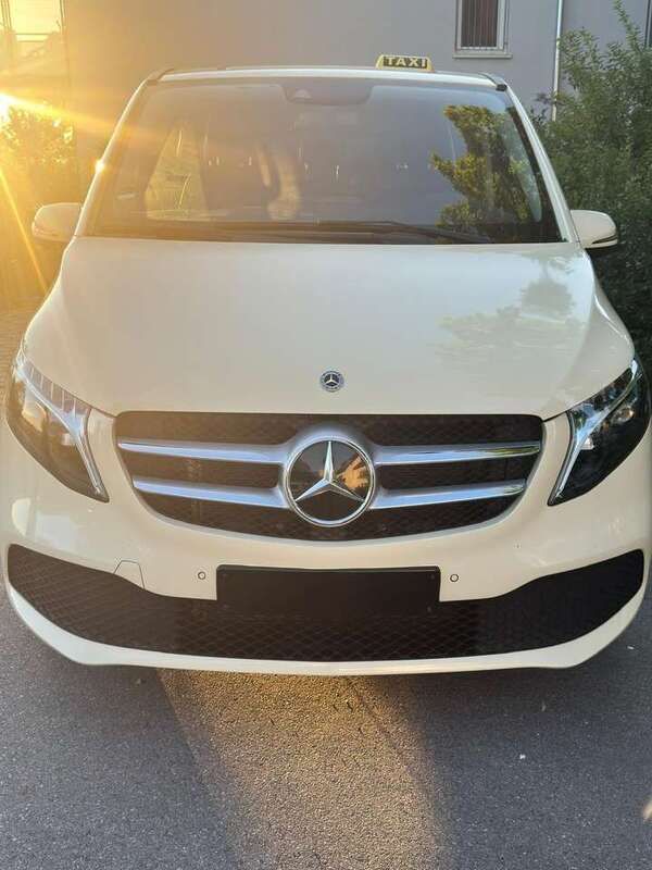 Schwarz Gebraucht 2023 Mercedes V250 Edition Van / Kleinbus | 55.000 € (Etwas zu teuer) - Bild 1/4