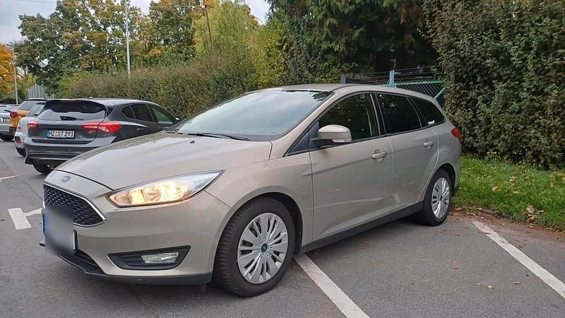 Gold Gebraucht 2015 Ford Focus Kombi | 5.499 € (Fairer Preis) - Bild 1/4