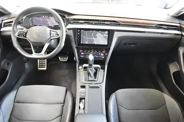Second-hand VW Arteon Active 150 CP (110 kW) 2023 Roșu Berlinǎ