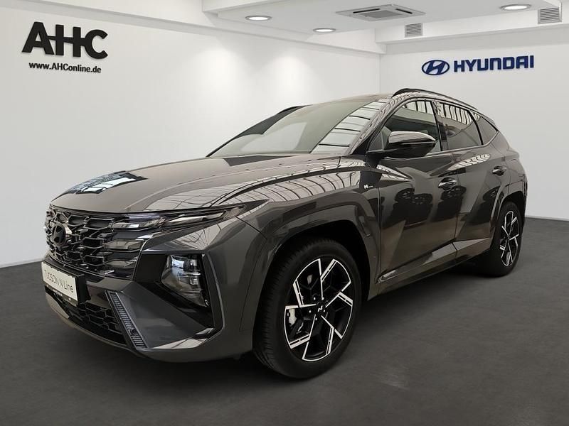 Grau ecotronic grey / abyss bl Neu 2025 Hyundai Tucson N Line SUV | 38.900 € (Teuer) - Bild 1/4