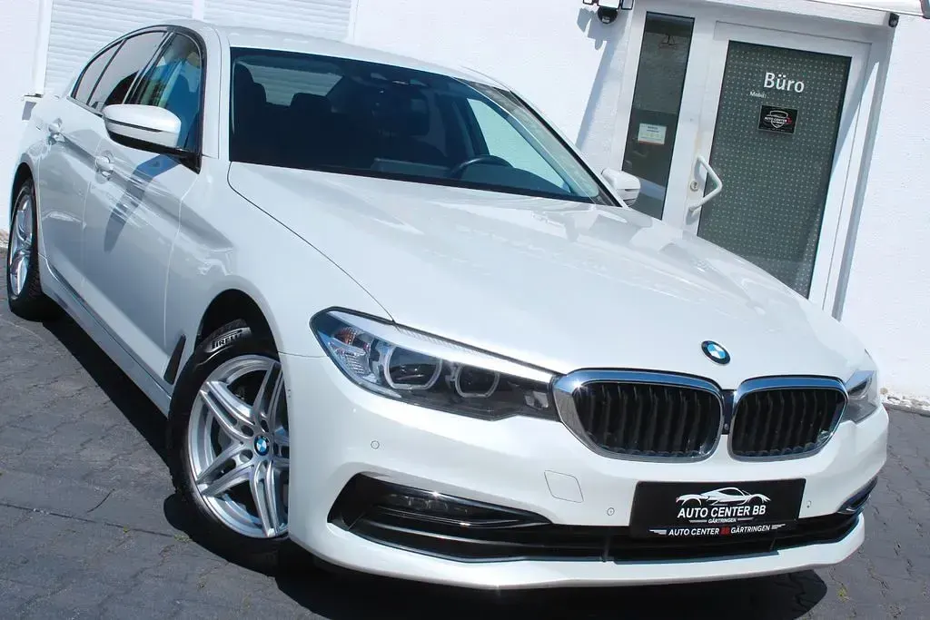 Gebraucht BMW 530e Sport Line 184 PS (135 kW) 2020 Weiß Limousine