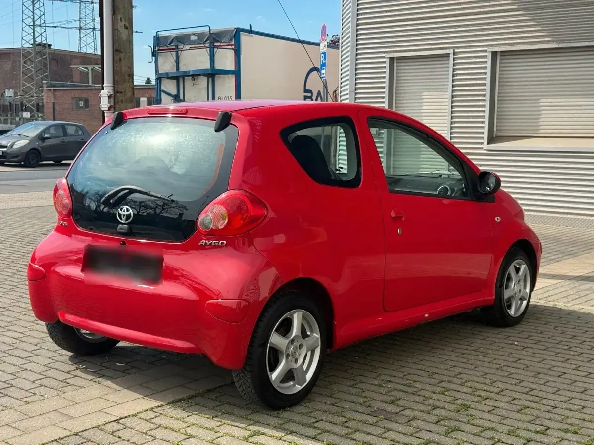 Gebraucht Toyota Aygo Cool 68 PS (50 kW) 2008 Rot Kleinwagen