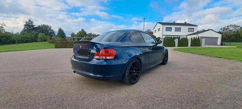 Blau Gebraucht 2013 BMW 118 Coupé Coupé | 6.900 € - Bild 1/4