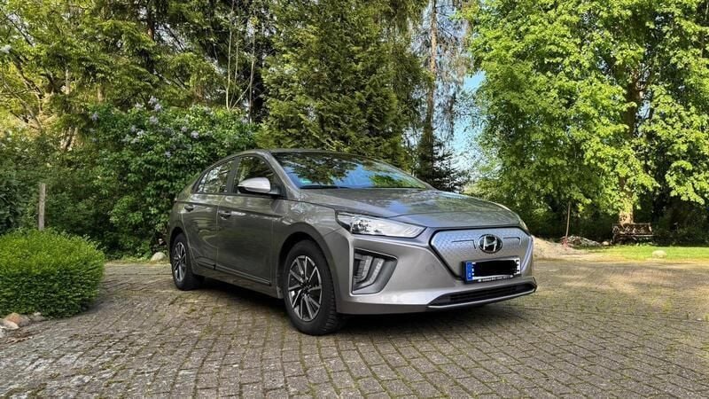Grau Gebraucht 2022 Hyundai Ioniq 6 Trend Limousine | 20.500 € (Guter Preis) - Bild 1/4