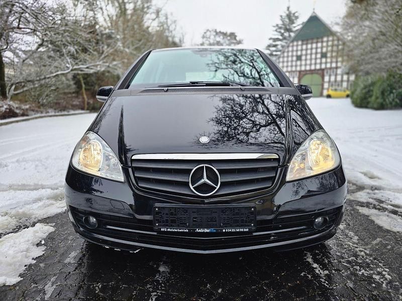 Gebraucht Mercedes A180 116 PS (85 kW) 2010 Schwarz Limousine