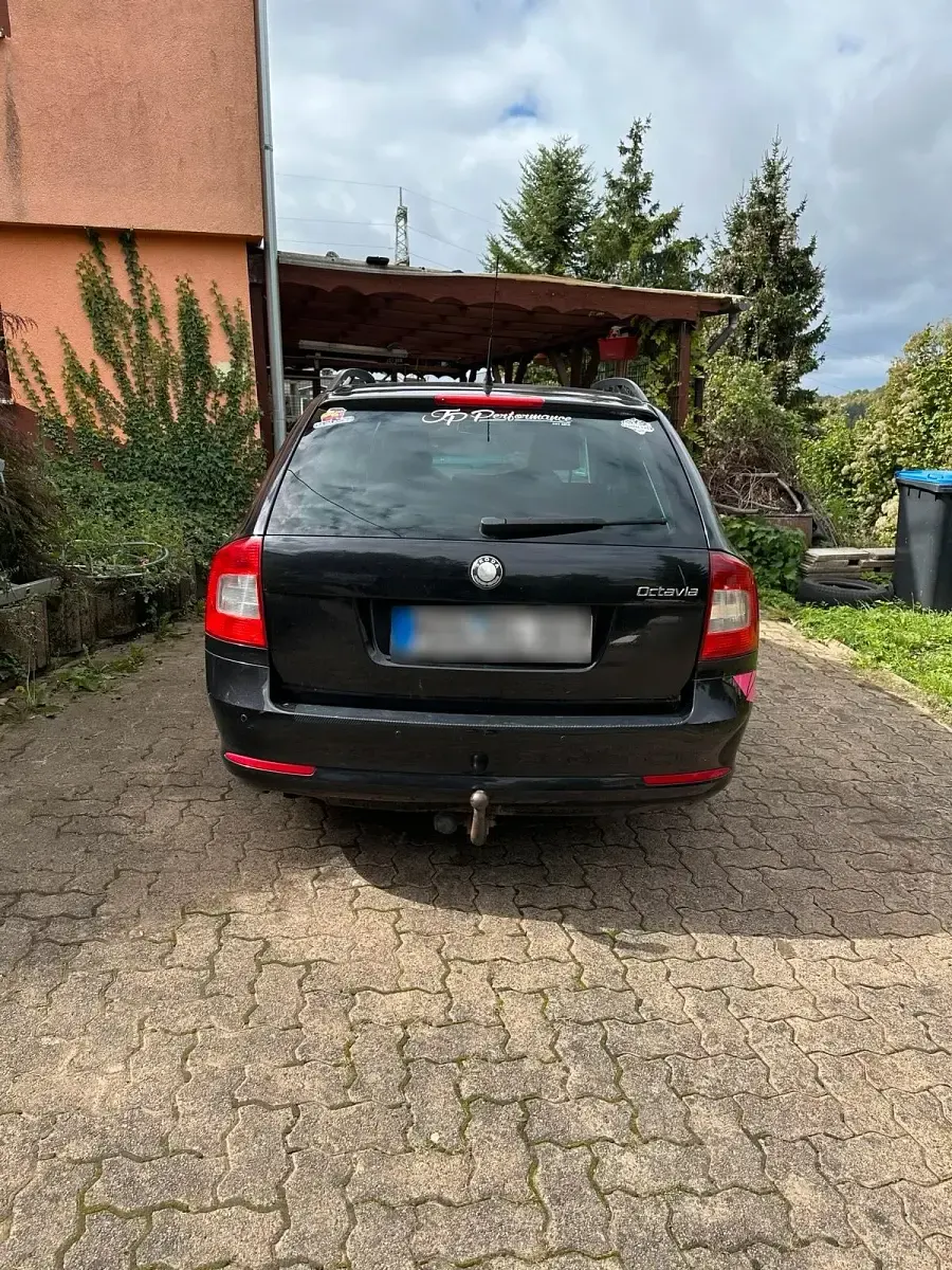 Gebraucht Skoda Octavia 160 PS (117 kW) 2010 Schwarz Kombi