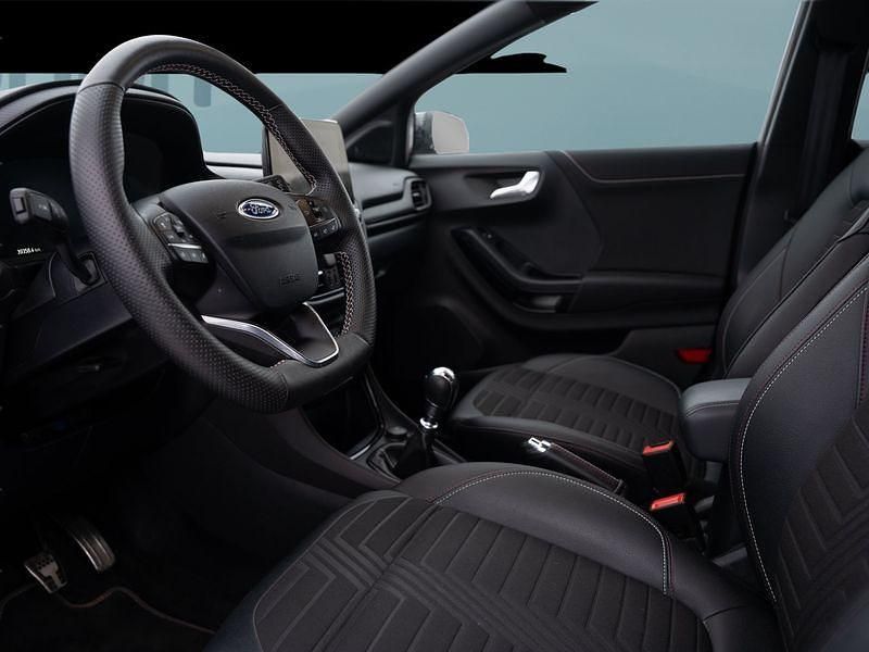 Gebraucht Ford Puma 125 PS (91 kW) 2023 Rot SUV