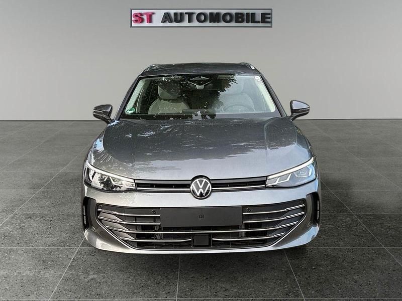 Gebraucht VW Passat Business 150 PS (110 kW) 2025 Grau Kombi