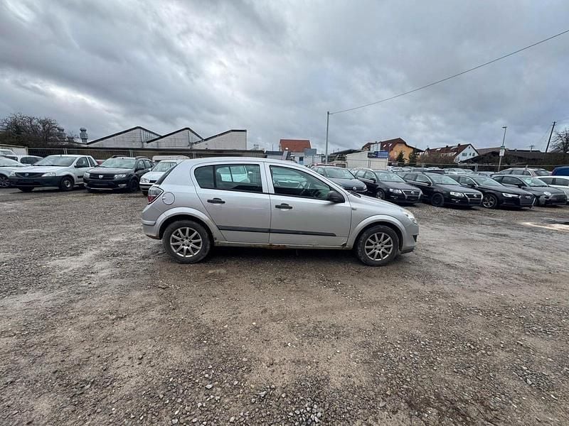 Gebraucht Opel Astra Selection 110 PS (80 kW) 2009 Silber Kombi