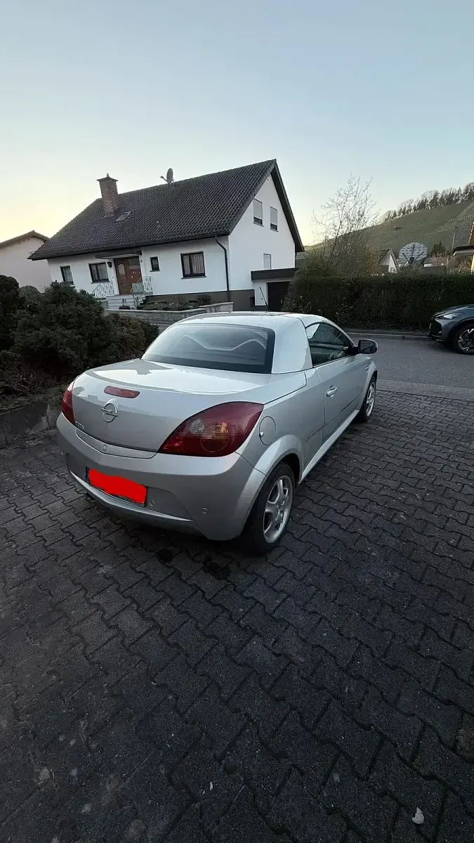 Occasion Opel Tigra Edition 90 ch (66 kW) 2009 Argent Cabriolet