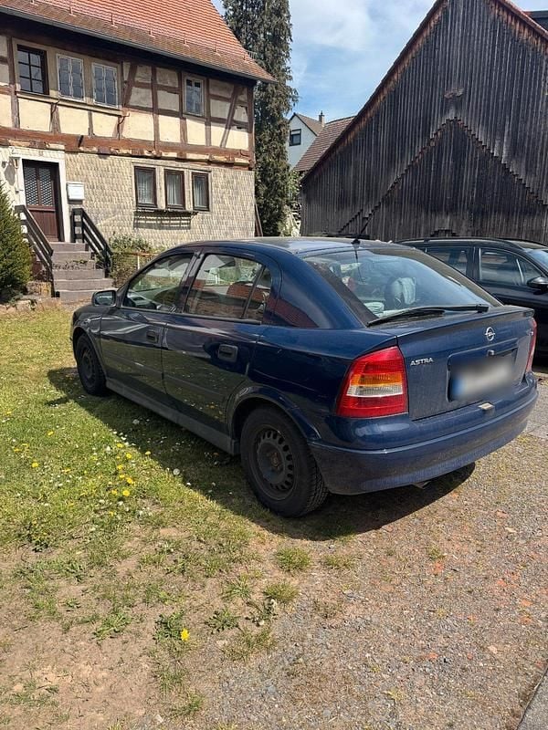 Second-hand Opel Astra 112 CP (82 kW) 2002 Albastru Hatchback