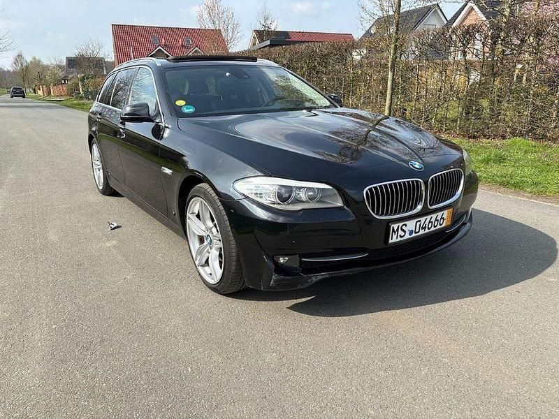 Gebraucht BMW 530 Performance 258 PS (189 kW) 2011 Schwarz Kombi