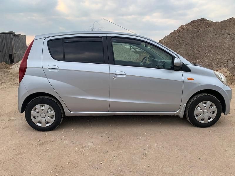 Gebraucht Daihatsu Cuore 70 PS (51 kW) 2008 Silber Kleinwagen