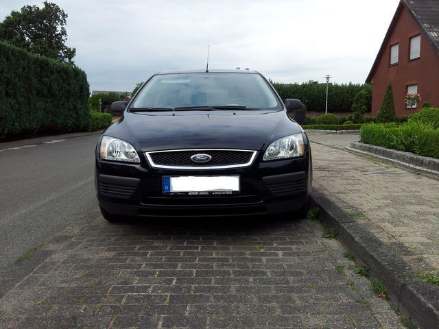 Gebraucht Ford Focus Ambiente 137 PS (100 kW) 2005 Blau Limousine