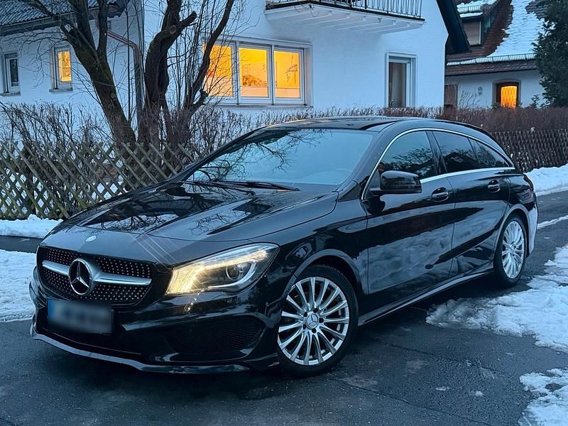 Gebraucht Mercedes CLA200 Shooting Brake AMG line 156 PS (114 kW) 2015 Schwarz Kombi
