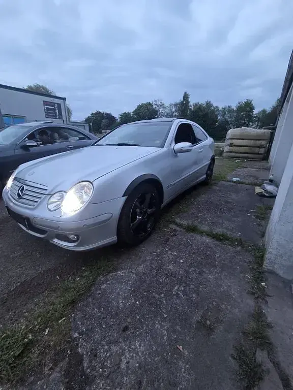 Gebraucht Mercedes C180 143 PS (105 kW) 2006 Schwarz Coupé