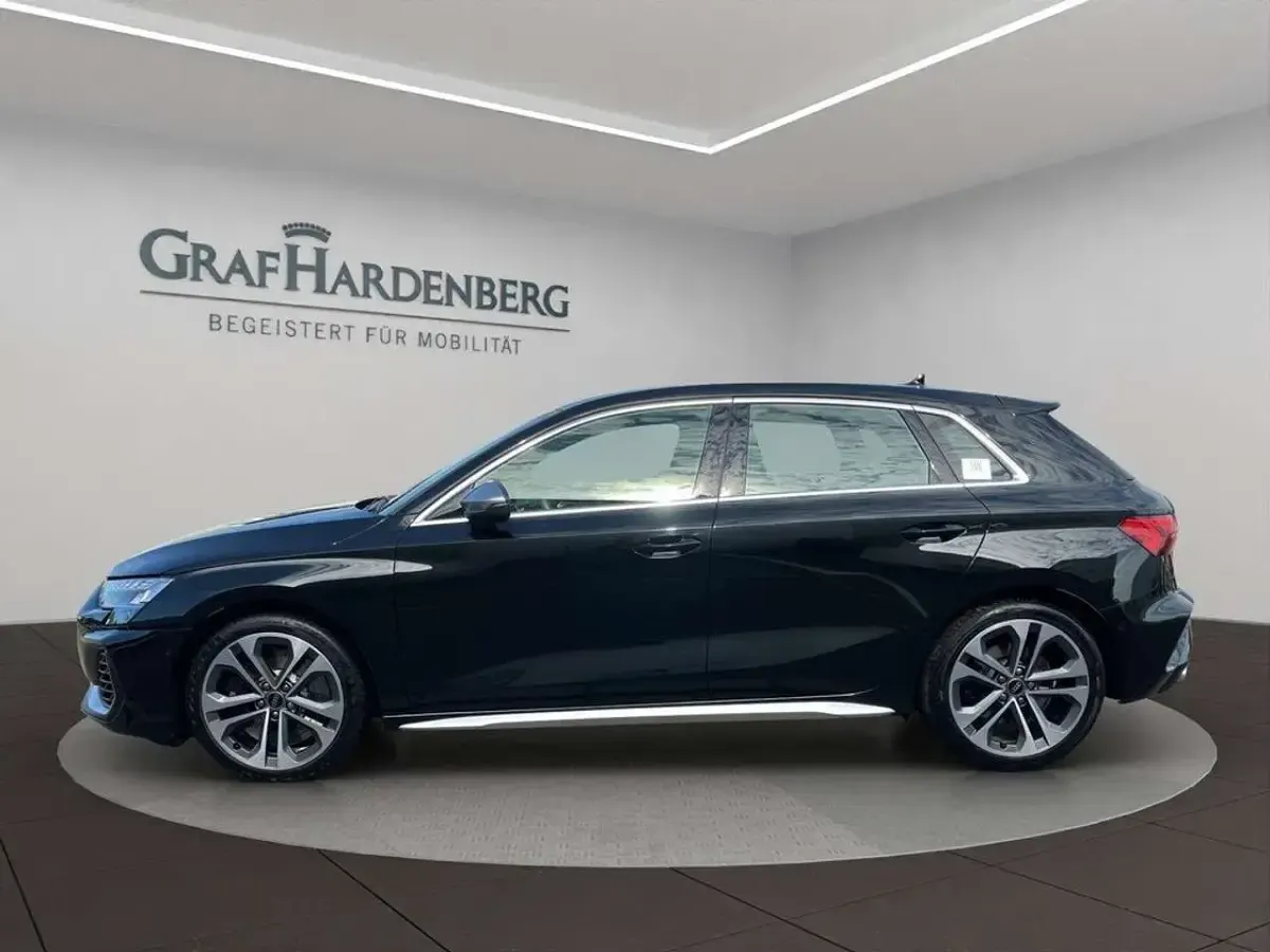 Gebraucht Audi S3 Ambiente 333 PS (244 kW) 2024 Mythosschwarz metallic Limousine