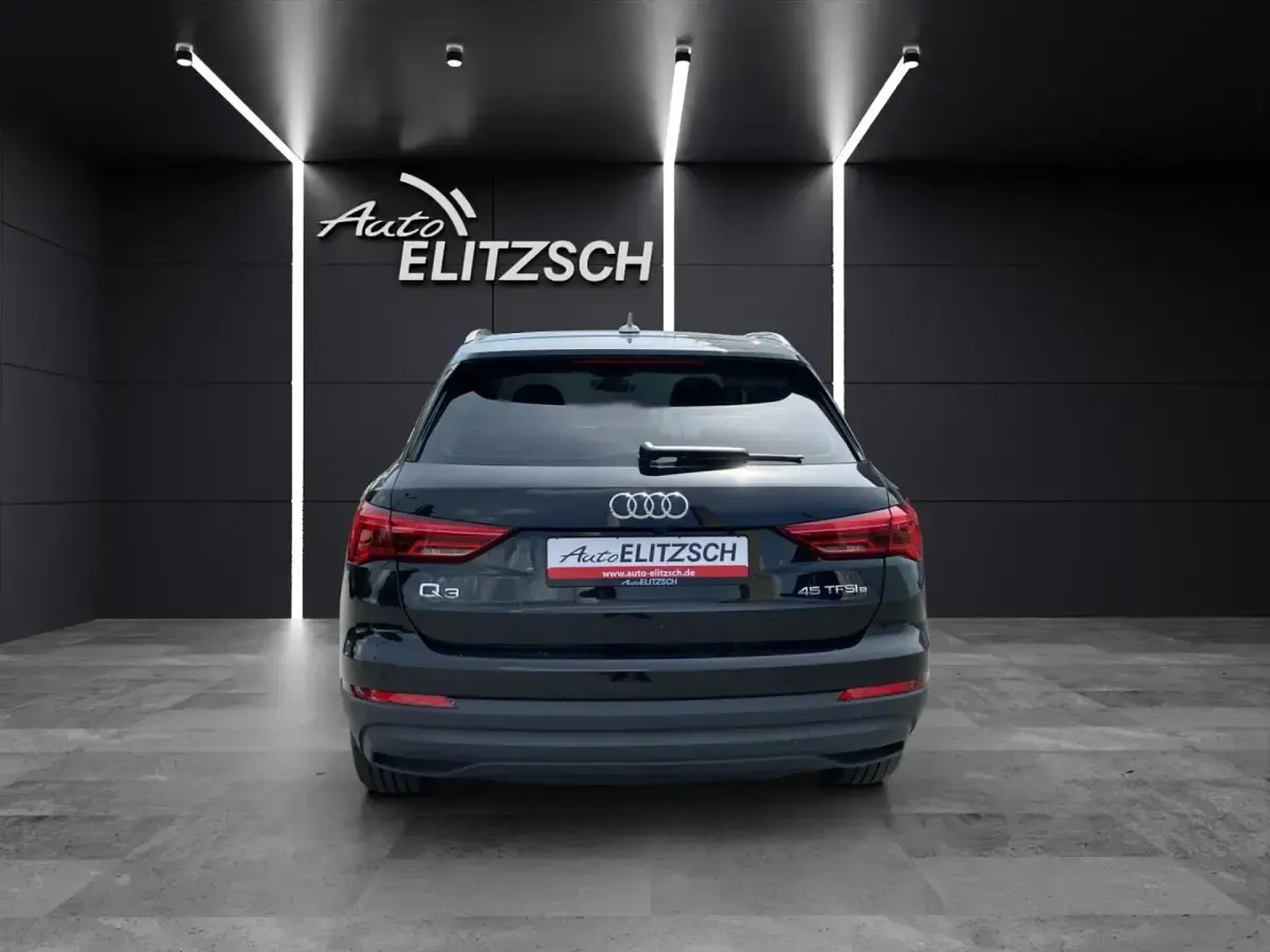 Gebraucht Audi Q3 Ambiente 245 PS (180 kW) 2022 Mythosschwarz metallic SUV