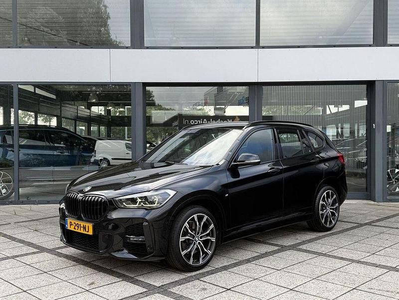 Schwarz Gebraucht 2022 BMW X1 M Sport SUV | 21.850 € (Superpreis) - Bild 1/4