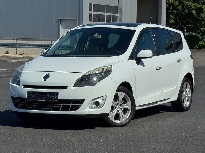 Weiß Gebraucht 2011 Renault Scénic III Luxe Van / Kleinbus | 4.800 € (Fairer Preis) - Bild 1/4