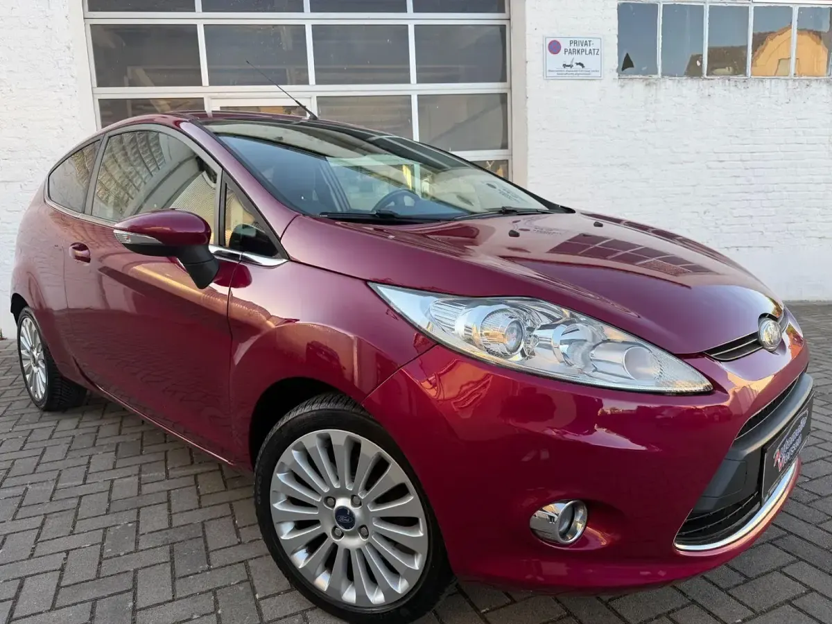 Gebraucht Ford Fiesta Titanium 82 PS (60 kW) 2009 Violet Limousine
