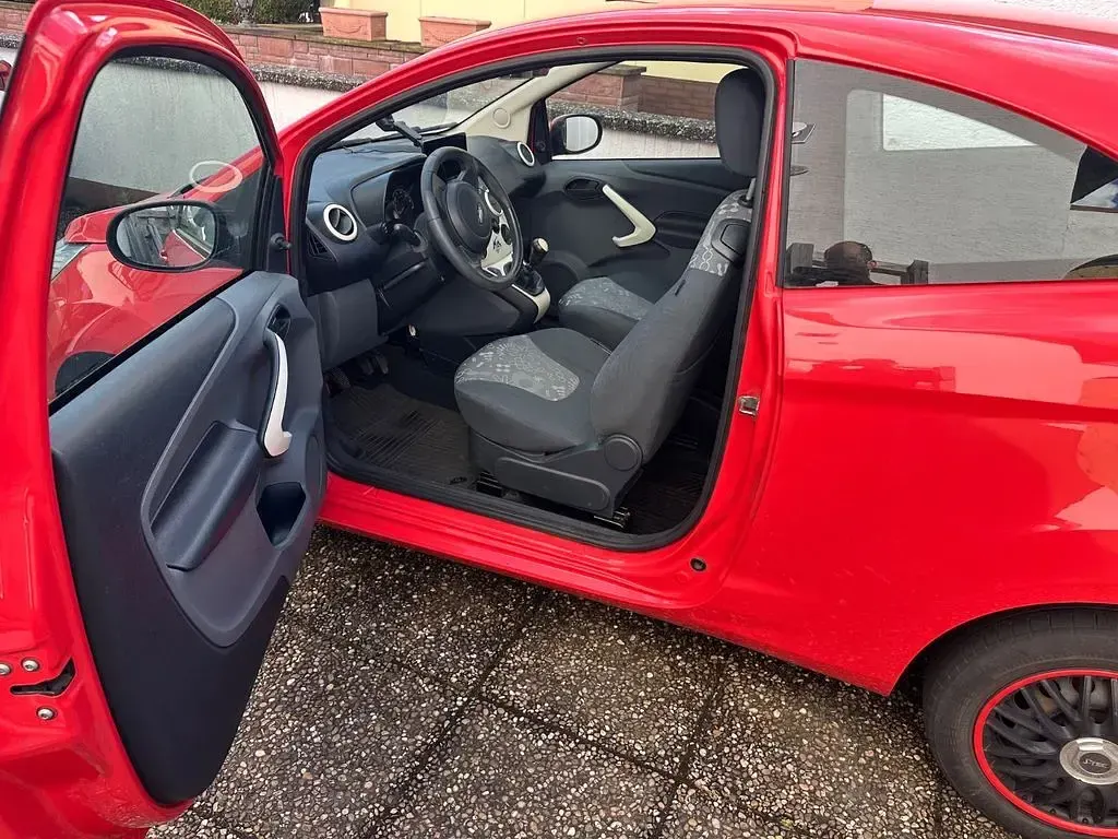 Gebraucht Ford Ka Trend 69 PS (50 kW) 2012 Rot Kleinwagen